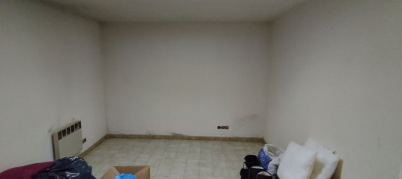 133m² Commercial property in Villeparisis, France No. 151390 9