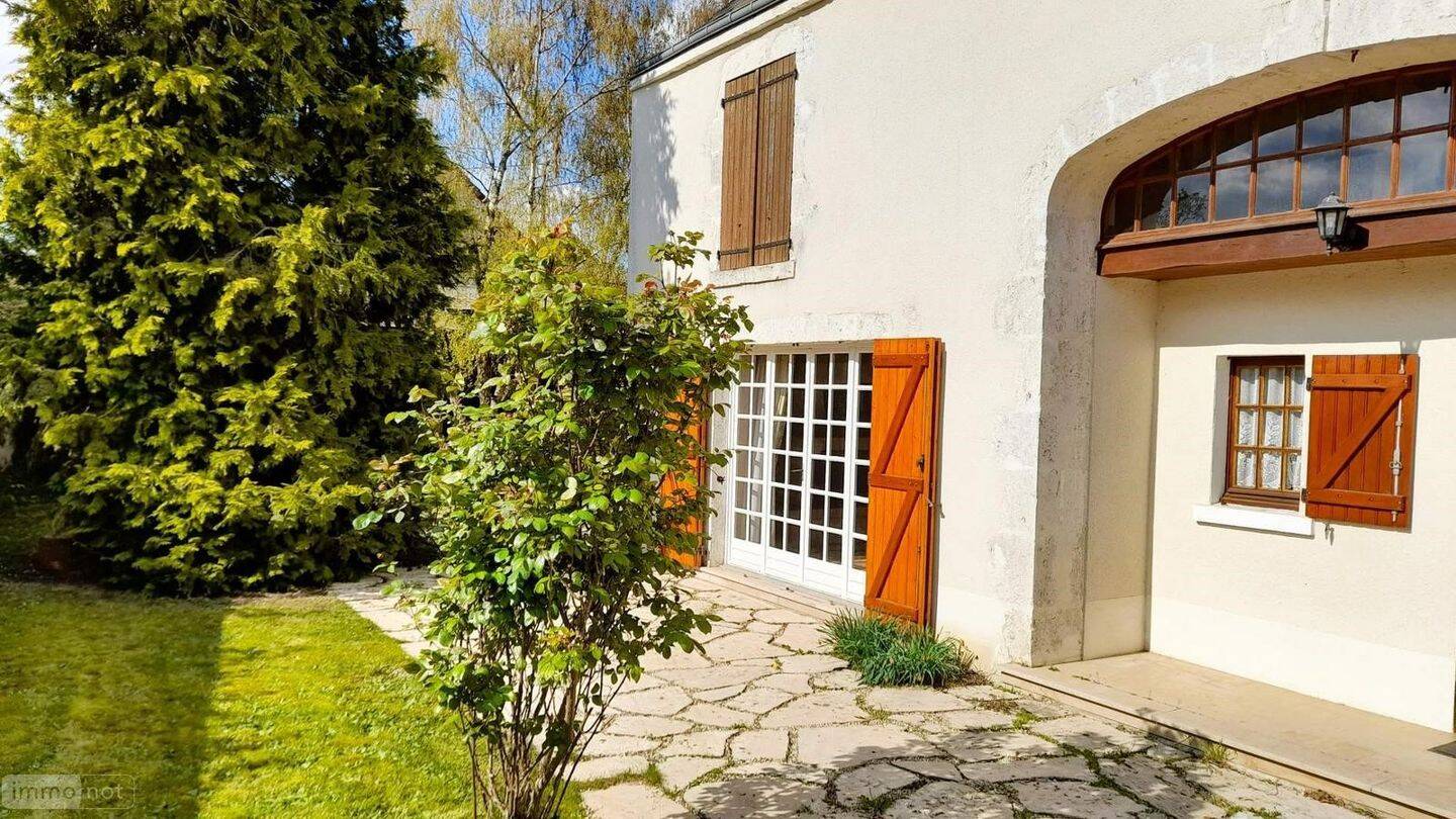 Casa de 3 dormitorios en Tavers, France No. 70374