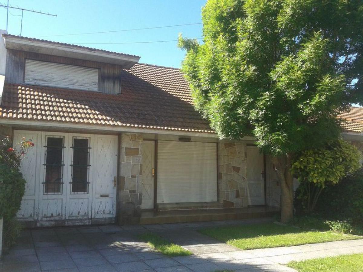 2 bedrooms House in Mar del Plata, Argentina No. 89634