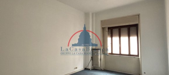 2 rooms Apartment in Bergamo, Italy No. 183970 3