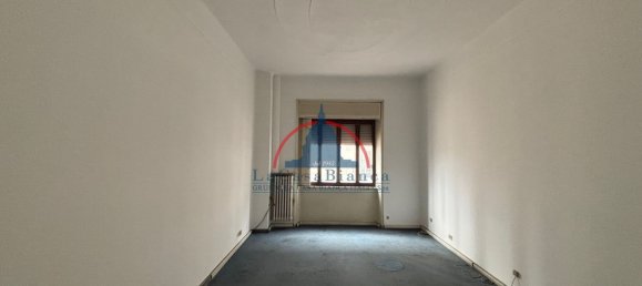 2 rooms Apartment in Bergamo, Italy No. 183970 5