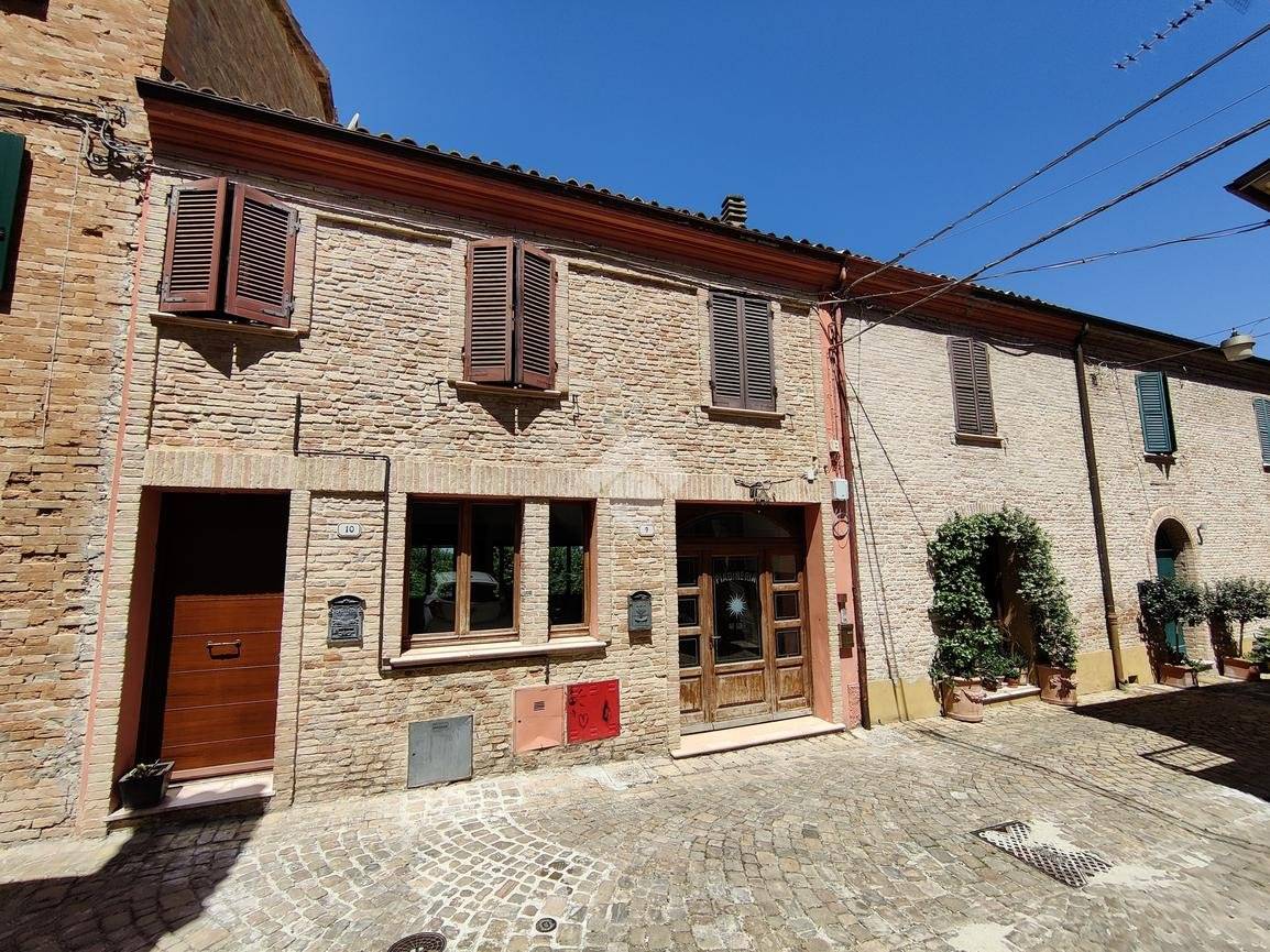 5 bedrooms Apartment in Saludecio, Italy No. 17901