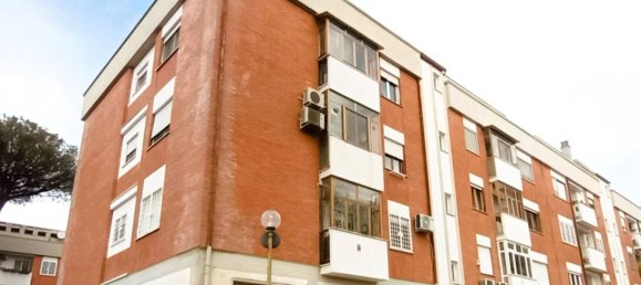 4 bedrooms Apartment in Rome, Italy No. 289843 2