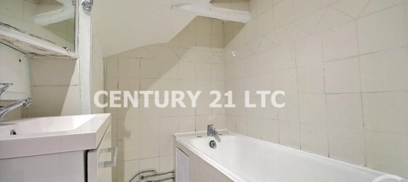 1 bedroom Apartment in Charenton-le-Pont, France No. 142099 4