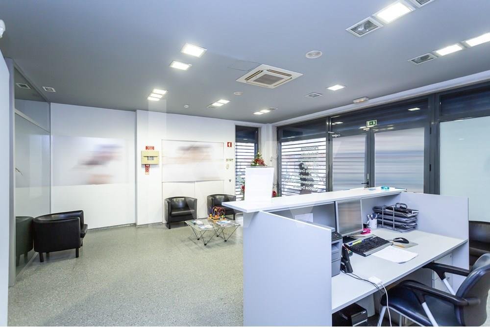 264m² Commercial property in Sintra, Portugal No. 250676