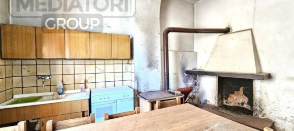 5 rooms Villa in Serravalle Pistoiese, Italy No. 27098 11