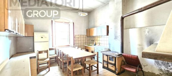 5 rooms Villa in Serravalle Pistoiese, Italy No. 27098 7