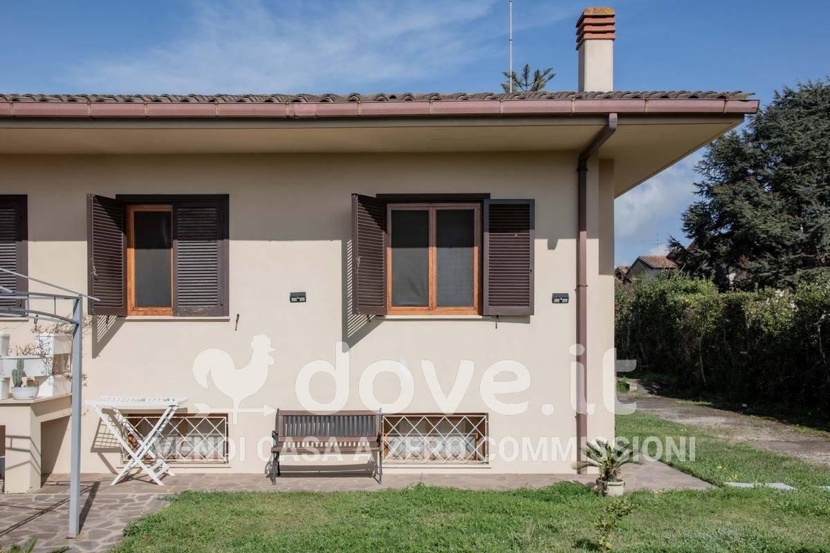 Villa de 5 habitaciónes en Sabaudia, Italy No. 35954