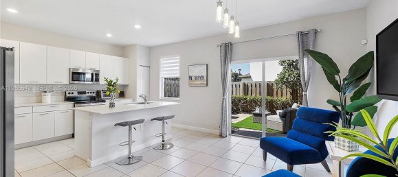 3 dormitorios dúplex en venta en Miami, Miami-Dade, Florida, USA № 615623 18