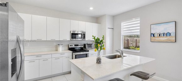 3 dormitorios dúplex en venta en Miami, Miami-Dade, Florida, USA № 615623 16