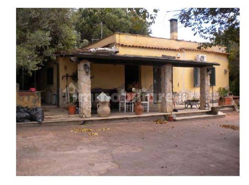 Villa de 3 habitaciónes en Velletri, Italy No. 360308