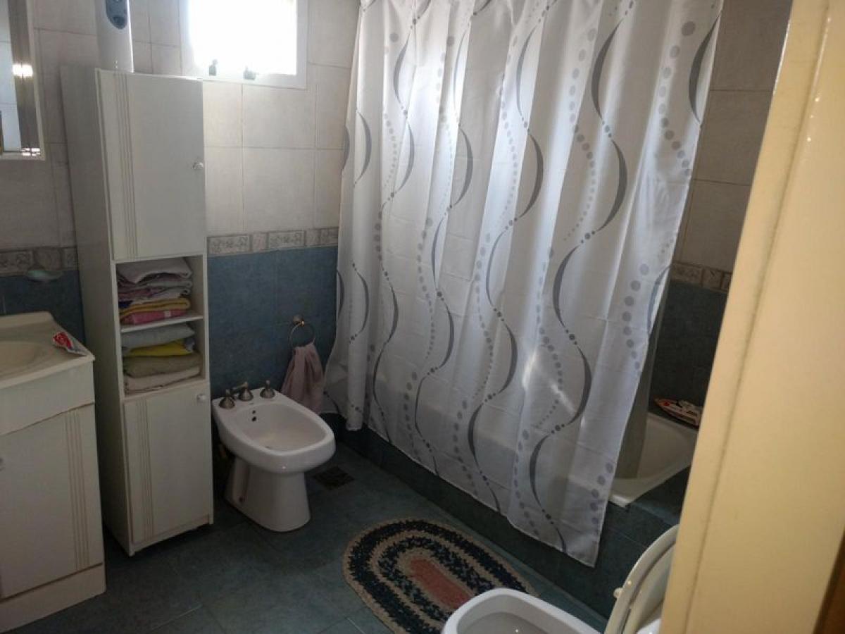 2 bedrooms House in Lomas de Zamora, Argentina No. 11066