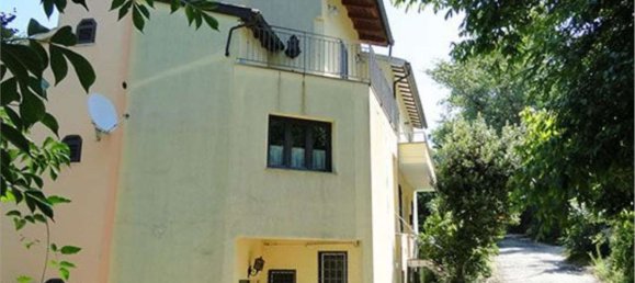 Casa de 4 habitaciónes en Todi, Italy No. 215592 3