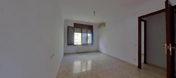 3 Schlafzimmer Wohnung in L'Hospitalet de Llobregat, Spain, Nr. 32580 7