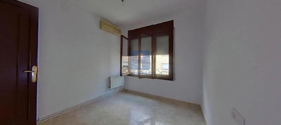 3 Schlafzimmer Wohnung in L'Hospitalet de Llobregat, Spain, Nr. 32580 9