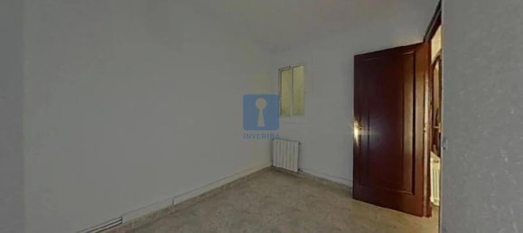 3 Schlafzimmer Wohnung in L'Hospitalet de Llobregat, Spain, Nr. 32580 8