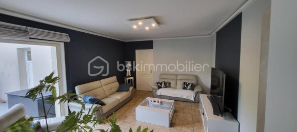 4 bedrooms House in Savonnieres, France No. 40021 16