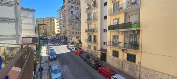 4 rooms Apartment in Naples, Italy No. 120455 3