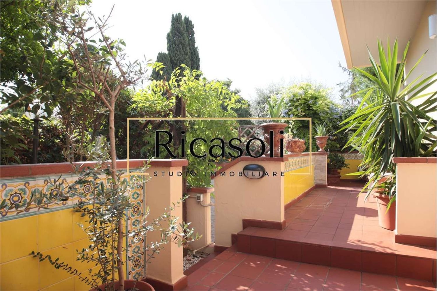 10 bedrooms House in Livorno, Italy No. 345039