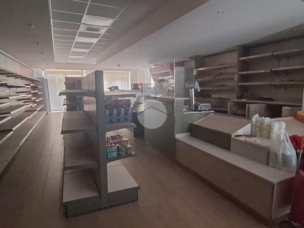 4 rooms Commercial property in Trescore Cremasco, Italy No. 353976