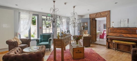 635m² Commercial property in Milon-la-Chapelle, France No. 141610 3