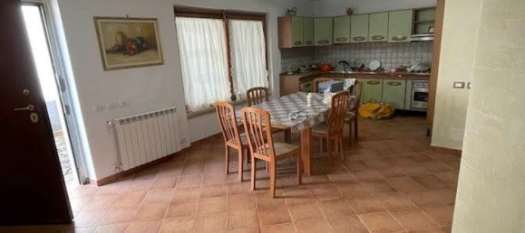 Дом с 8 комнатами в Чепрано, Италия № 71198 17