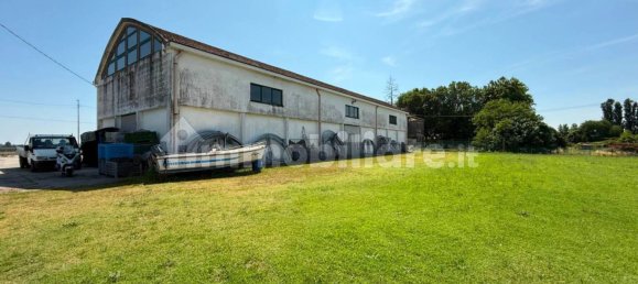 450m² Warehouse in Ferrara, Italy No. 296683 13