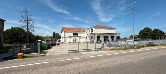 450m² Warehouse in Ferrara, Italy No. 296683 5