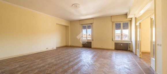 Apartamento T3 em Parma, Italy N.º 303980 2