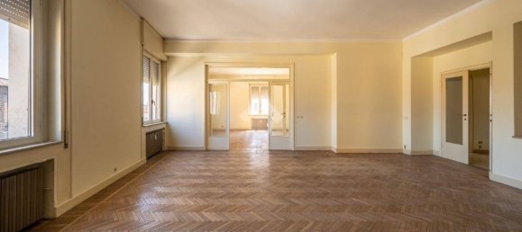 Apartamento T3 em Parma, Italy N.º 303980 4