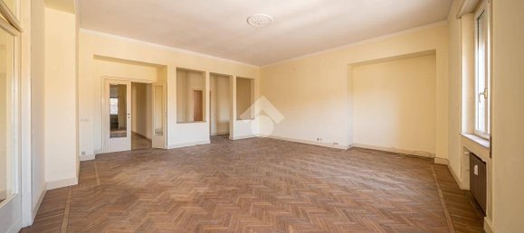 Apartamento T3 em Parma, Italy N.º 303980 9