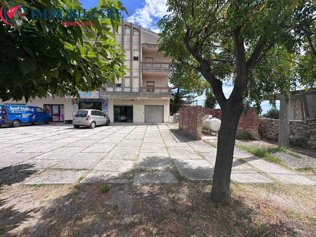 85m² Warehouse in Davoli, Italy No. 303659