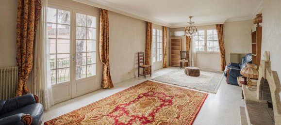 5 bedrooms House in Albi, France No. 300149 3