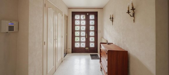 5 bedrooms House in Albi, France No. 300149 16