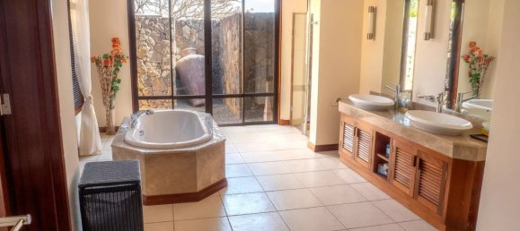 4 bedrooms Villa in Tamarin, Mauritius No. 34 12