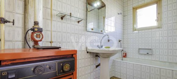 4 Schlafzimmer Haus in Torello, Spain, Nr. 75523 13
