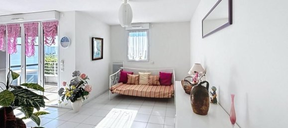 1 bedroom Apartment in Lormont, France No. 319843 6