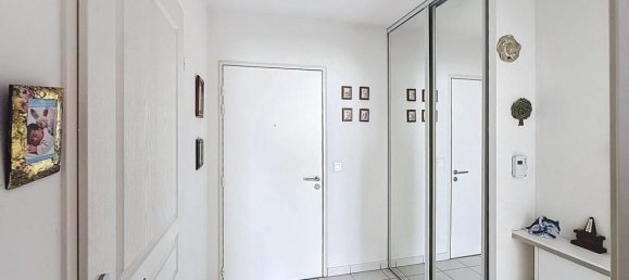 1 bedroom Apartment in Lormont, France No. 319843 5