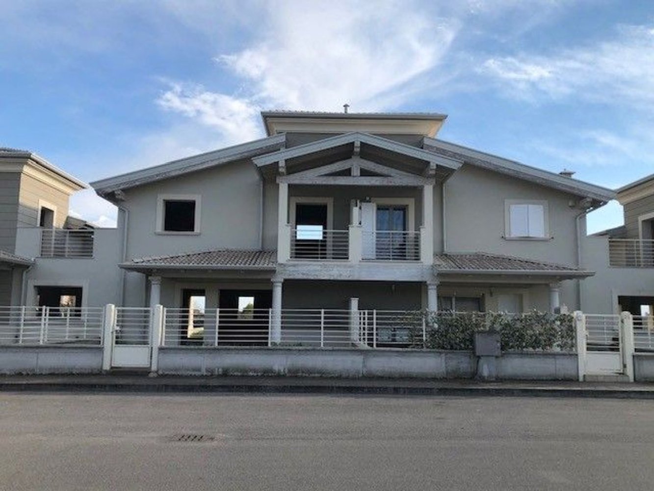 5 bedrooms House in Gambara, Italy No. 388645