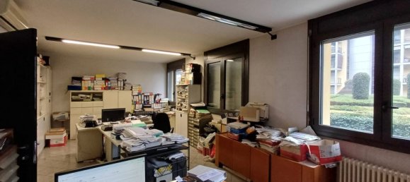 212m² Office in Como, Italy No. 100396 9
