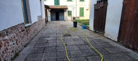 Дом с 5 комнатами в Гуальтьери, Италия № 108393 6