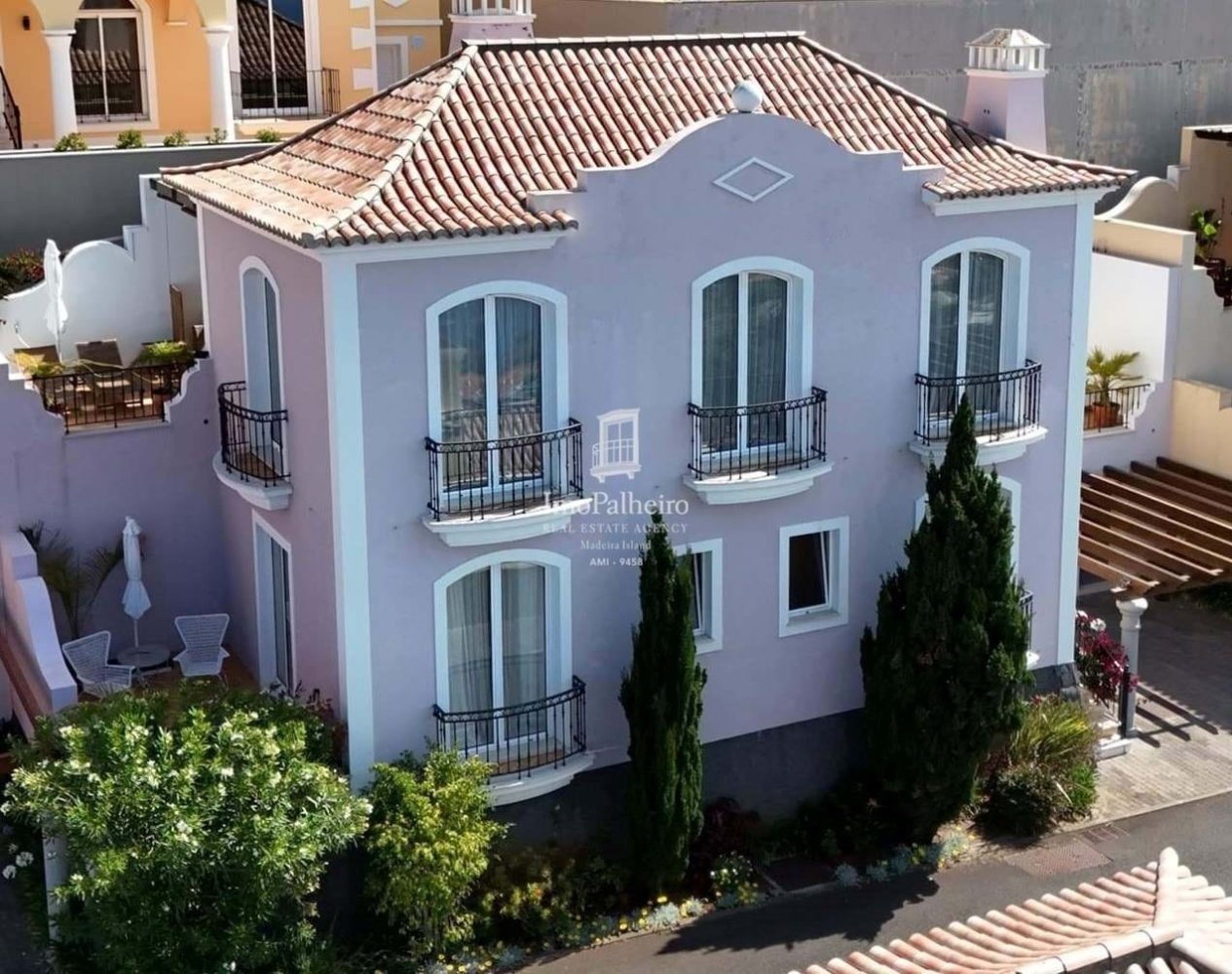 3 bedrooms Villa in Funchal, Portugal No. 197389