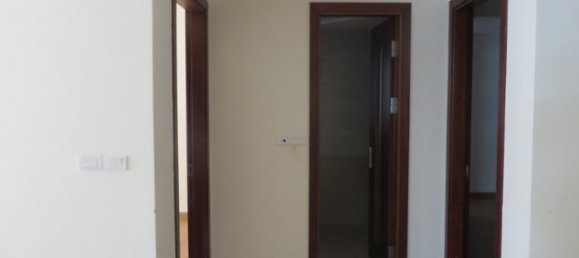 3 bedrooms Apartment in Cau Giay, Vietnam No. 2490 4