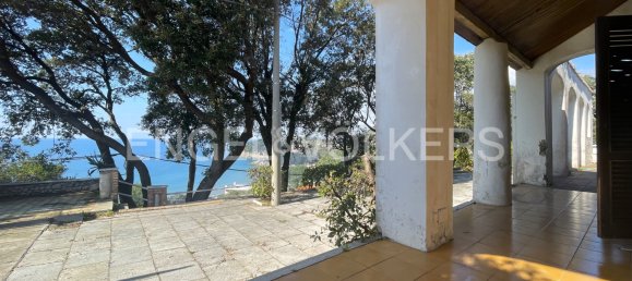 6 bedrooms Villa in Gaeta, Italy No. 105251 3