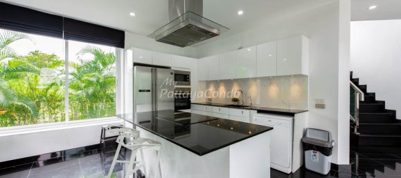 4 bedrooms Cafe / restaurant in Pattaya, Thailand No. 24844 6