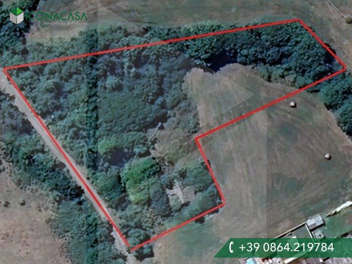 8-Zimmer Grundstück in Castel di Sangro, Italy, Nr. 22054