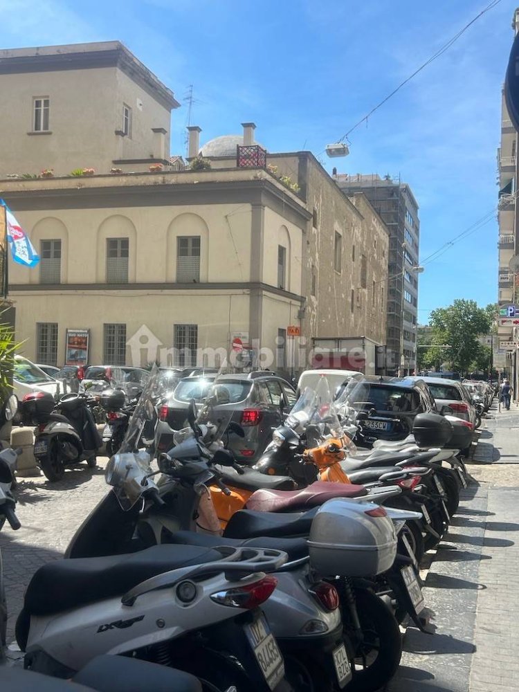 3-salle Propriété commerciale à Naples, Italy No. 315836