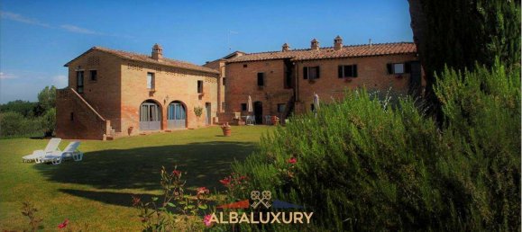 7 bedrooms Villa in Siena, Italy No. 196617 31