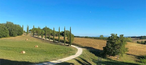 7 bedrooms Villa in Siena, Italy No. 196617 5