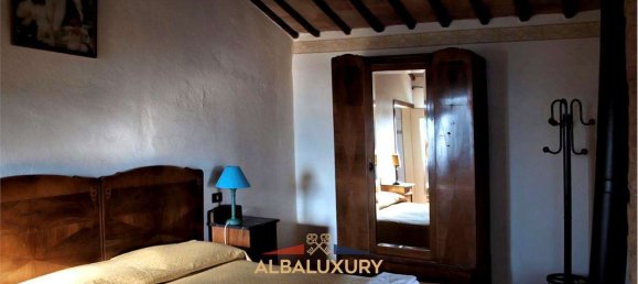 7 bedrooms Villa in Siena, Italy No. 196617 28